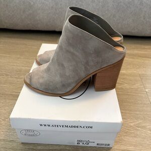 Steve Madden Nollla Gray Peep-Toe Mules